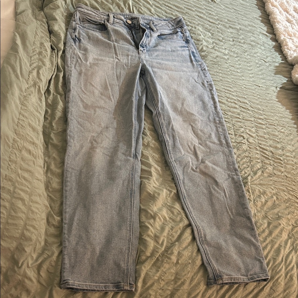 American eagle mom jeans